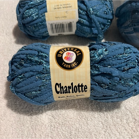 Universal Yarn Inc Charlotte Blue and Glitter  Color 154/ Lot 630-. - Picture 1 of 4